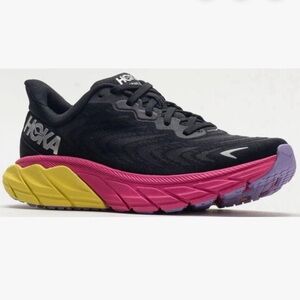 Hoka Women’s Arahi 6, Black/Pink Yarrow, size 7.5